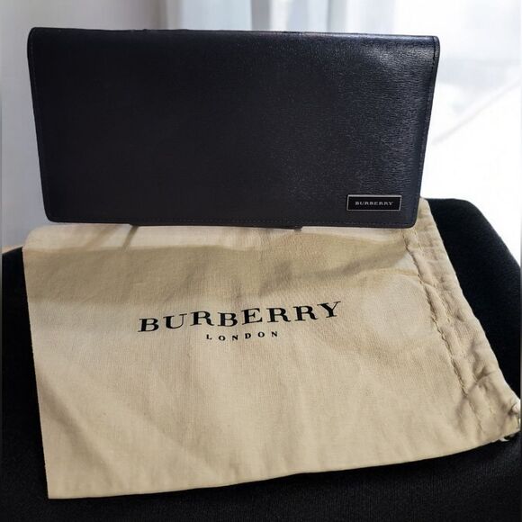 BURBERRY Black Leather Wallet In EUC with COA - Picture 1 of 13